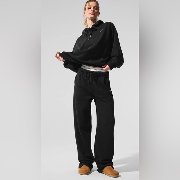 ALO Yoga Accolade Straight Leg Sweatpants Black - Picture 1 of 3